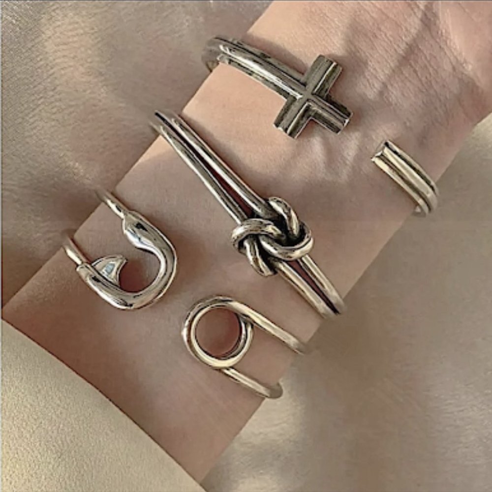 STERLING SILVER SAFETY PIN BANGLE BRACELET - Picture 9 of 11